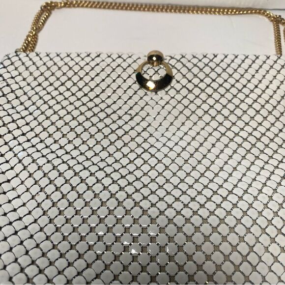 Whiting and Davis Vintage White Mesh Metal Purse W/Adjustable Gold Chain Strap - Picture 5 of 13